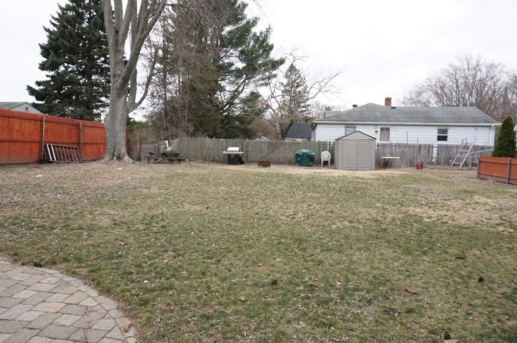 136 Laurens St, Cranston RI 02910-3532 exterior