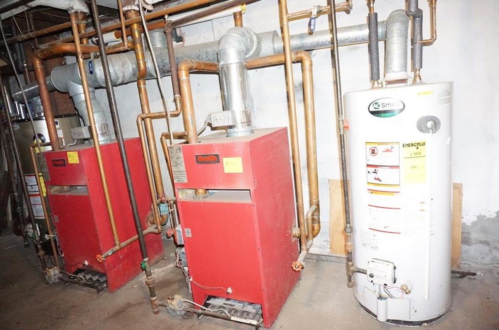 136 Laurens St, Cranston RI 02910-3532 exterior