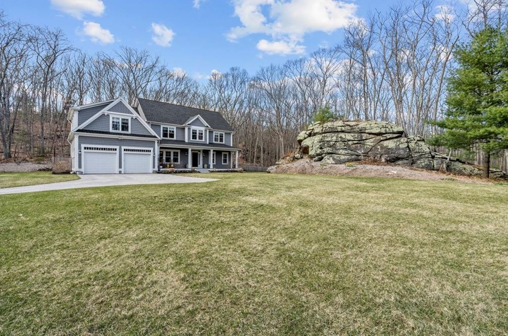 165 Mann School Rd, Smithfield, RI 02917-1402
