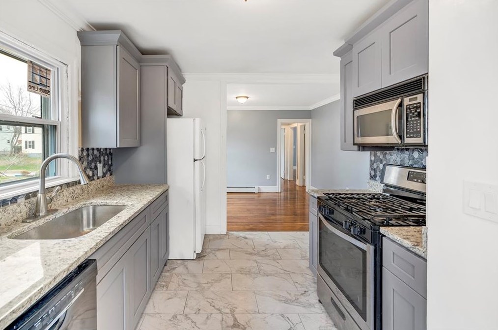 247 Greenwood St, Cranston, RI 02910