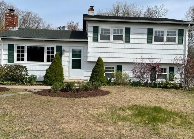 13 Wetomachick Ave, Westerly, RI 02891
