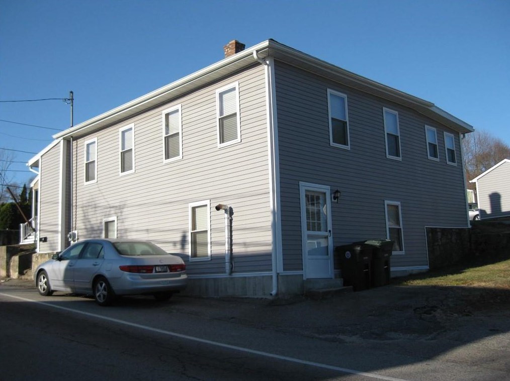90 Read Ave, Coventry, RI 02816