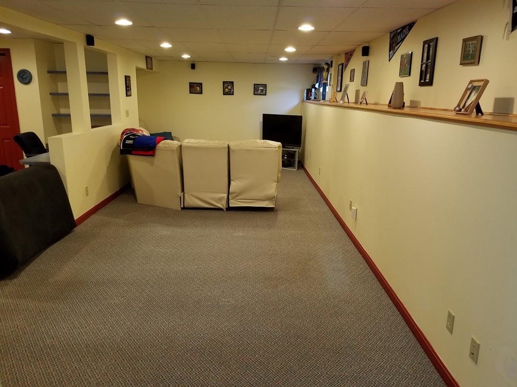 79 Vincent Way, Cranston RI  02921-2580 exterior