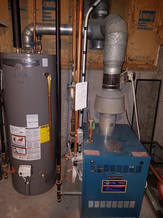 79 Vincent Way, Cranston RI  02921-2580 exterior