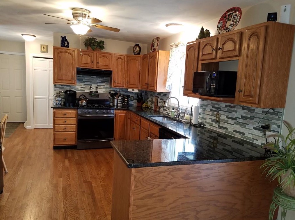 79 Vincent Way, Cranston RI  02921-2580 exterior