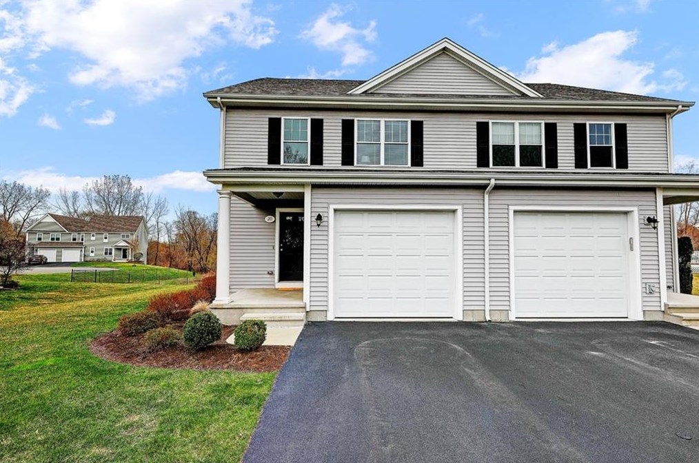 20 Streamview Dr, Cumberland, RI 02864