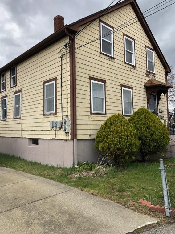 180 Market St, Warren, RI 02885