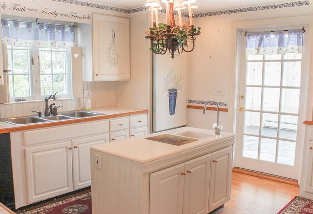 5 Denver Ave, Warren, RI 02885