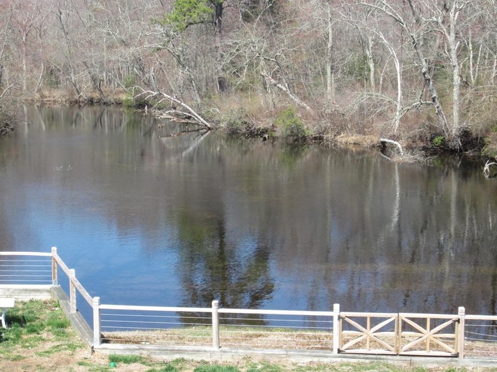 50 Robinwood Dr, Scituate, RI 02831