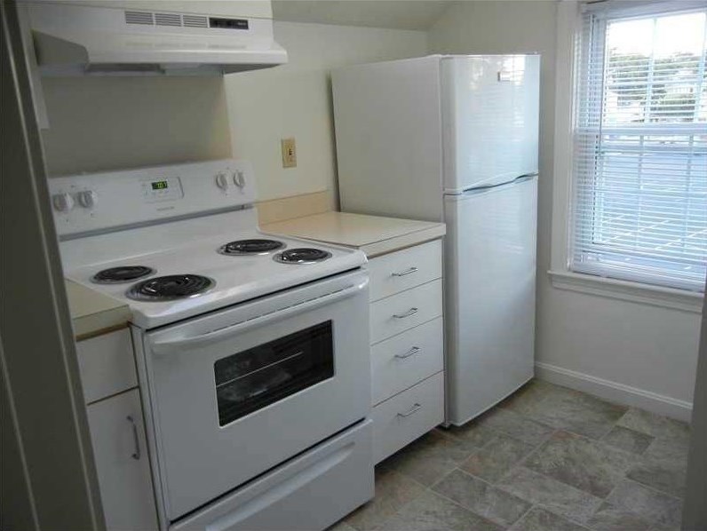 16 Bridge St #4, Warwick, RI 02818