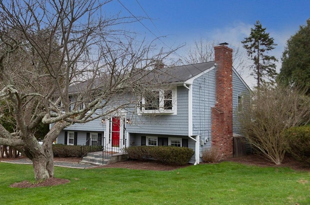 114 Hopeworth Ave, Bristol, RI 02809-4831