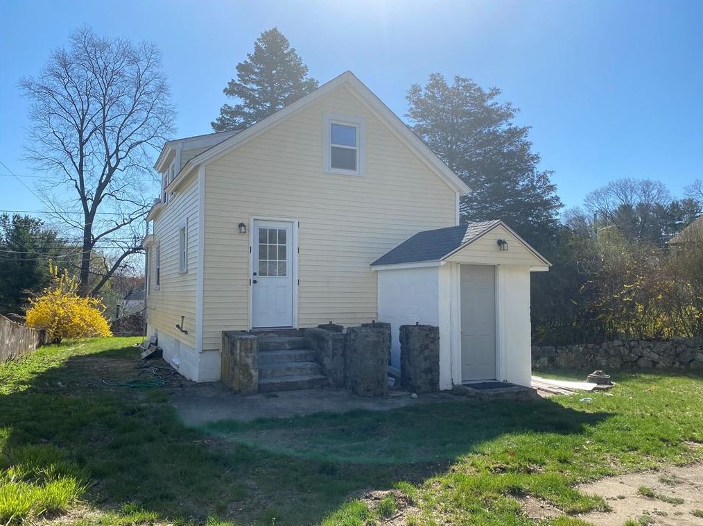 12 Arthur St, West Warwick, RI 02893