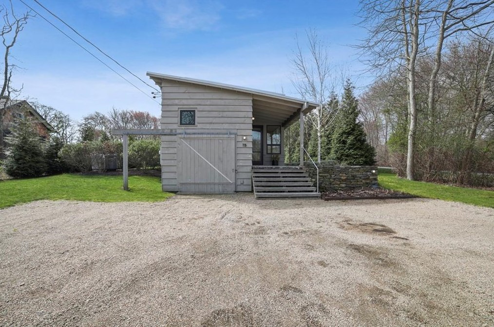 75 Blueberry Ln, Jamestown, RI 02835