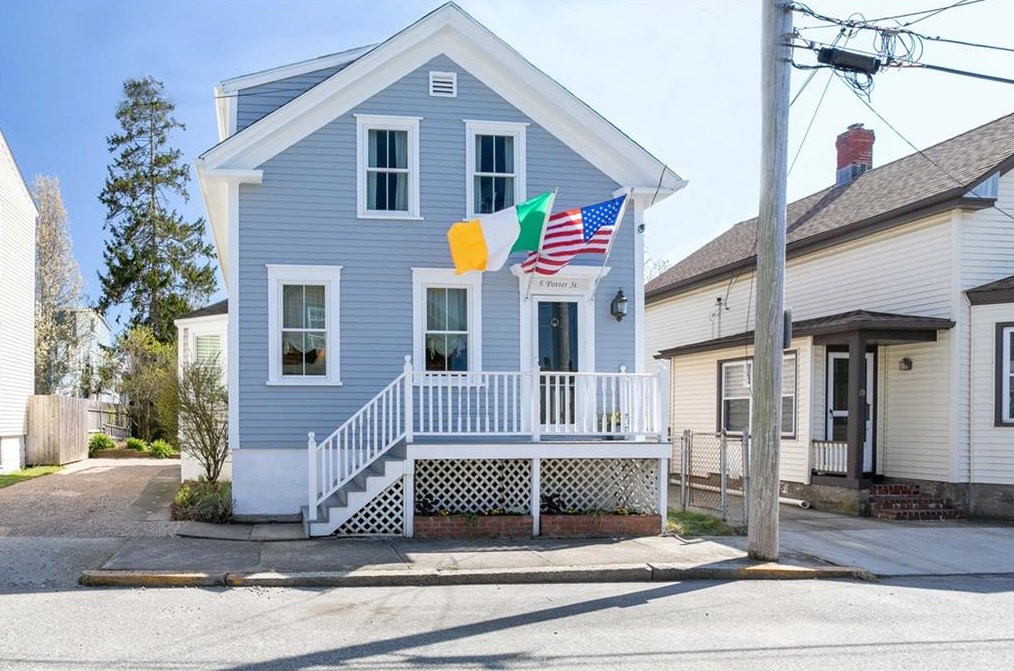 5 Potter St, Middletown, RI 02840