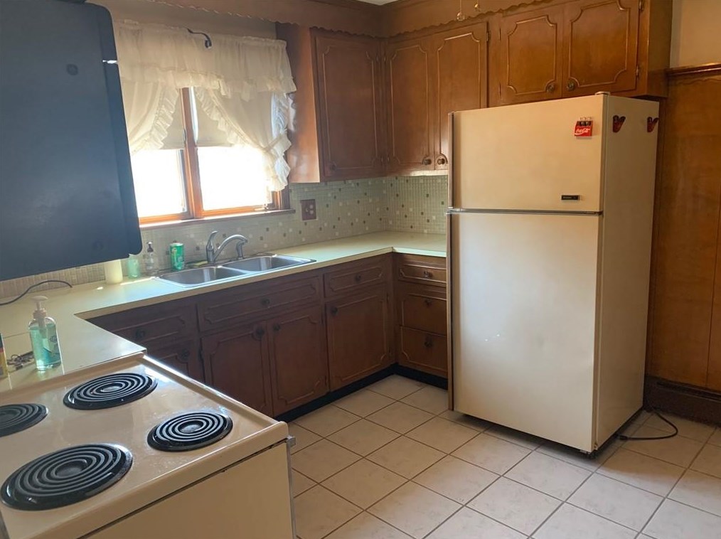 76 Victoria St, Providence, RI 02919