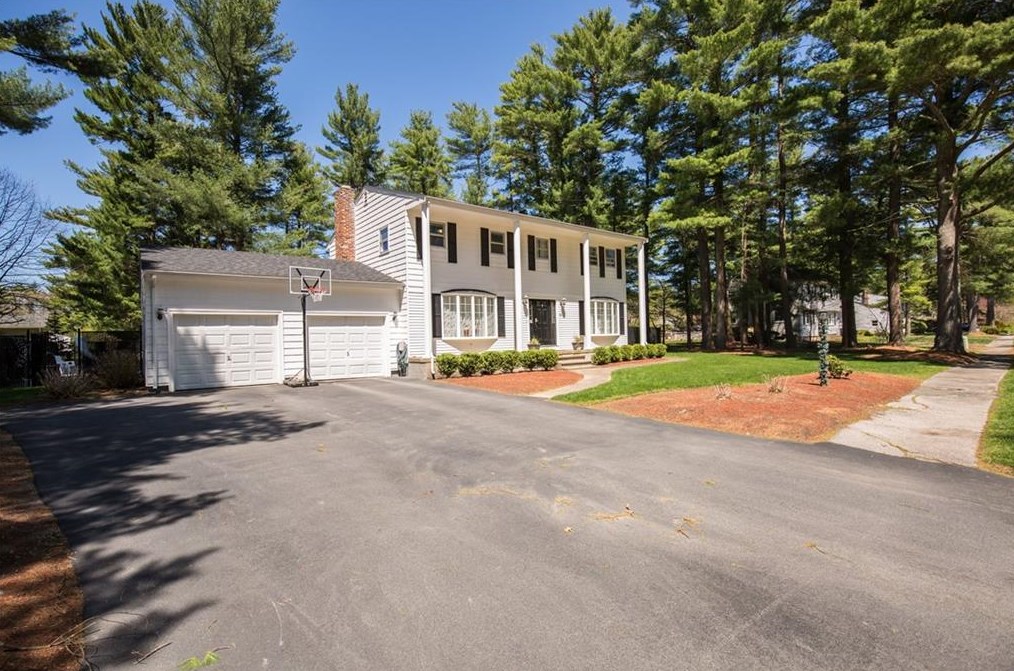 49 Wisteria Dr, Coventry, RI 02816