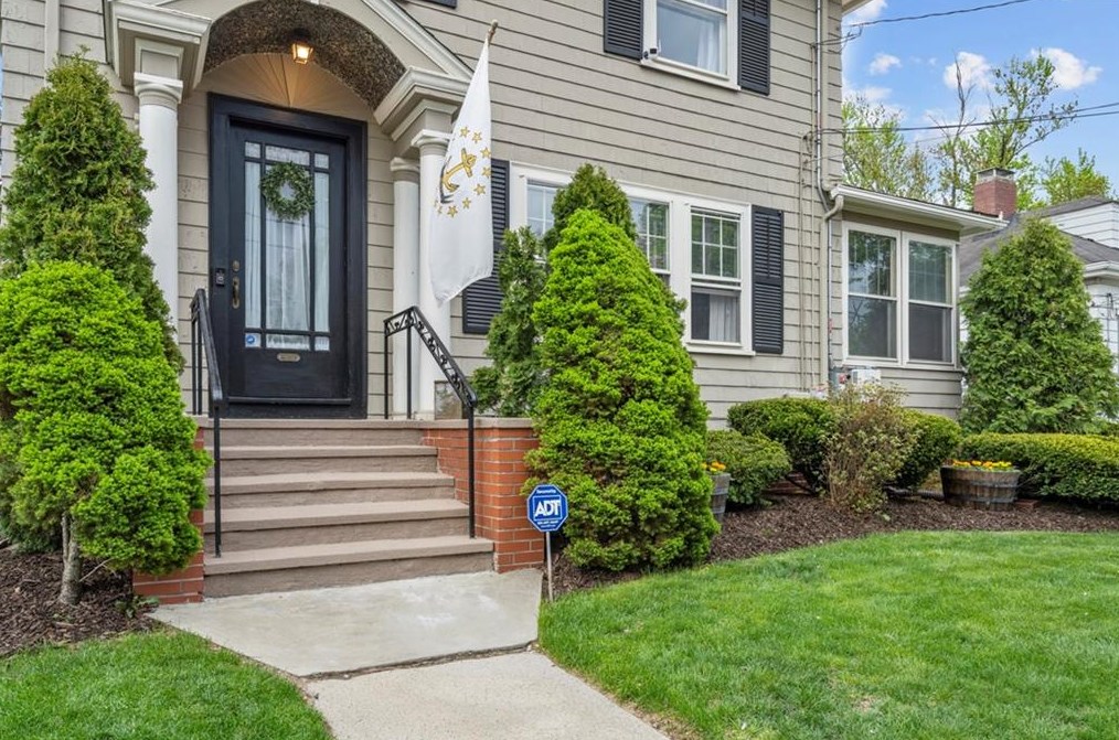 53 Quincy St, Providence, RI 02908