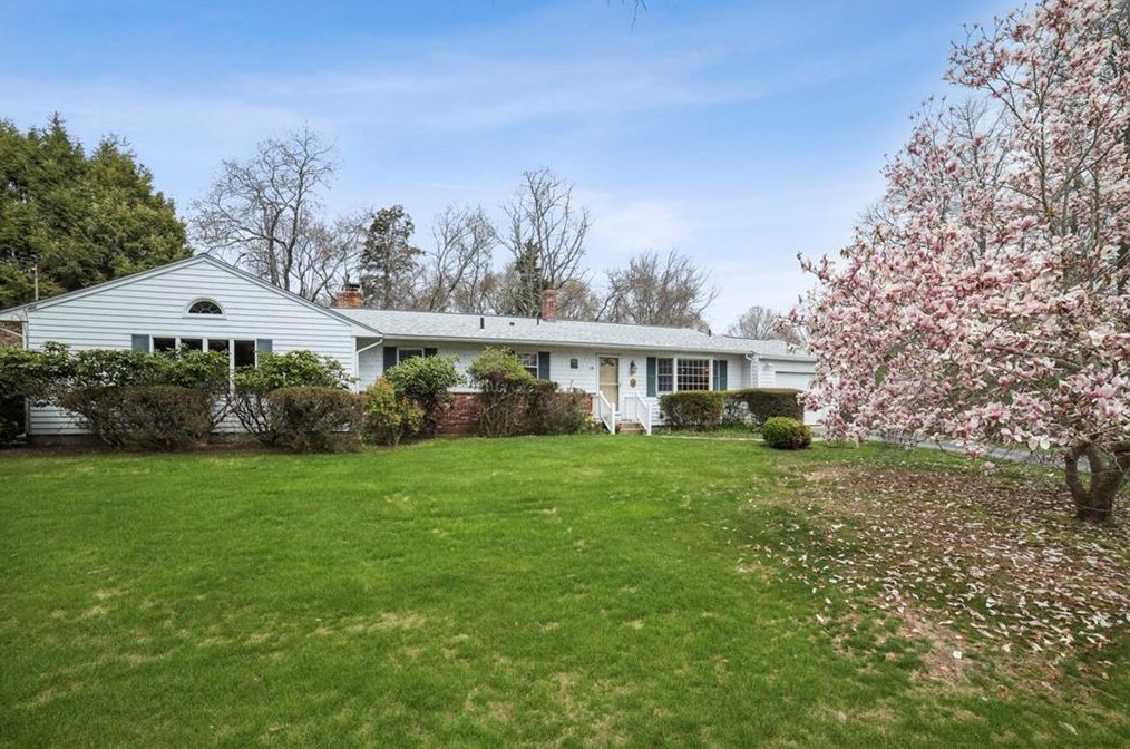 19 Castle Rd, South Kingstown, RI 02882