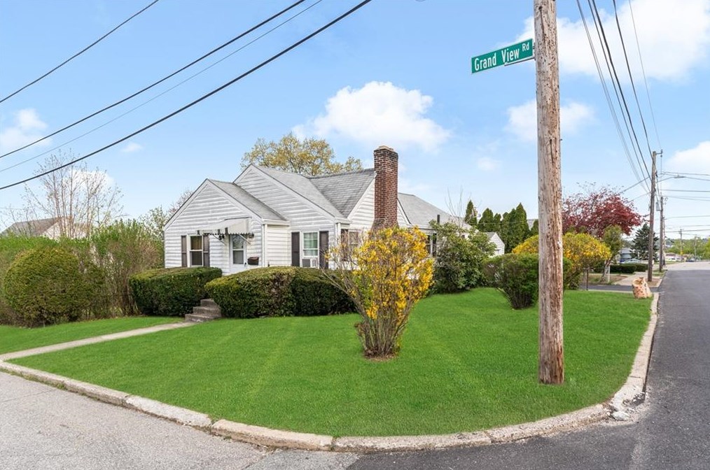 58 Grand View Rd, Pawtucket, RI 02860-4647