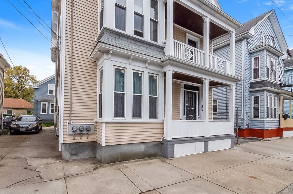132 Wendell St, Providence, RI 02909