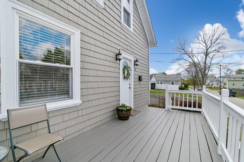 75 What Cheer Ave, East Providence, RI 02914-2211