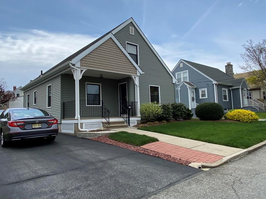 50 Bracken St, Cranston, RI 02920-7636
