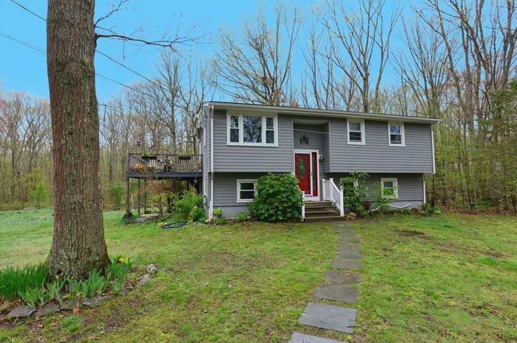 71 Rocky Hill Rd, Scituate, RI 02857-1237