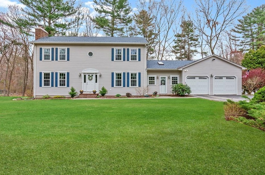 97 Mapleville Rd, Smithfield, RI 02828