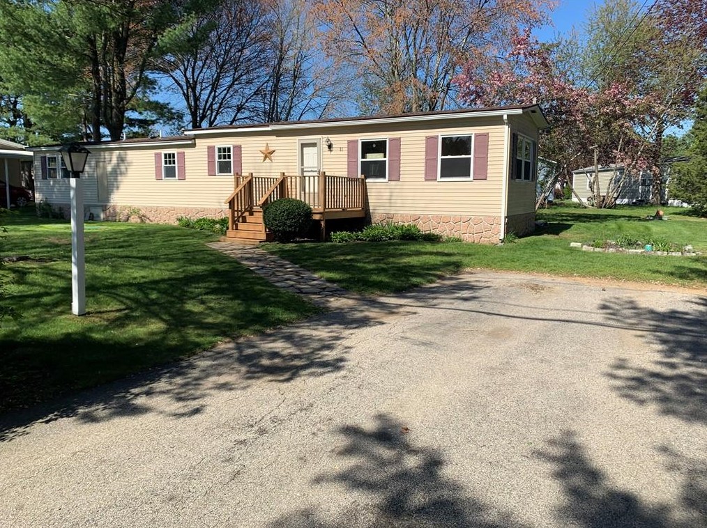 11 Milton Ln, Coventry, RI 02816
