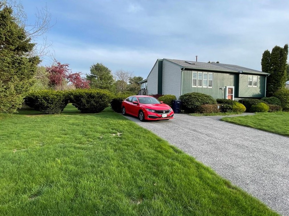 35 Vista Cir, North Kingstown, RI 02852