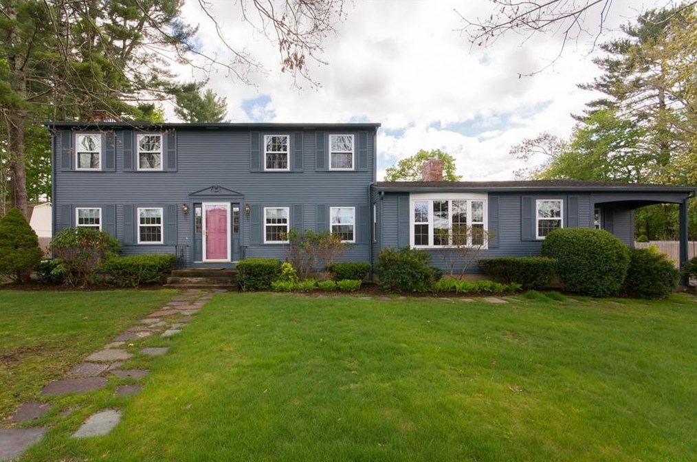83 Wood Cove Dr, Coventry, RI 02816