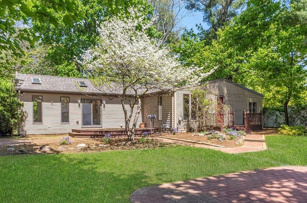 50 Tower Ave, East Providence RI  02914-3330 exterior