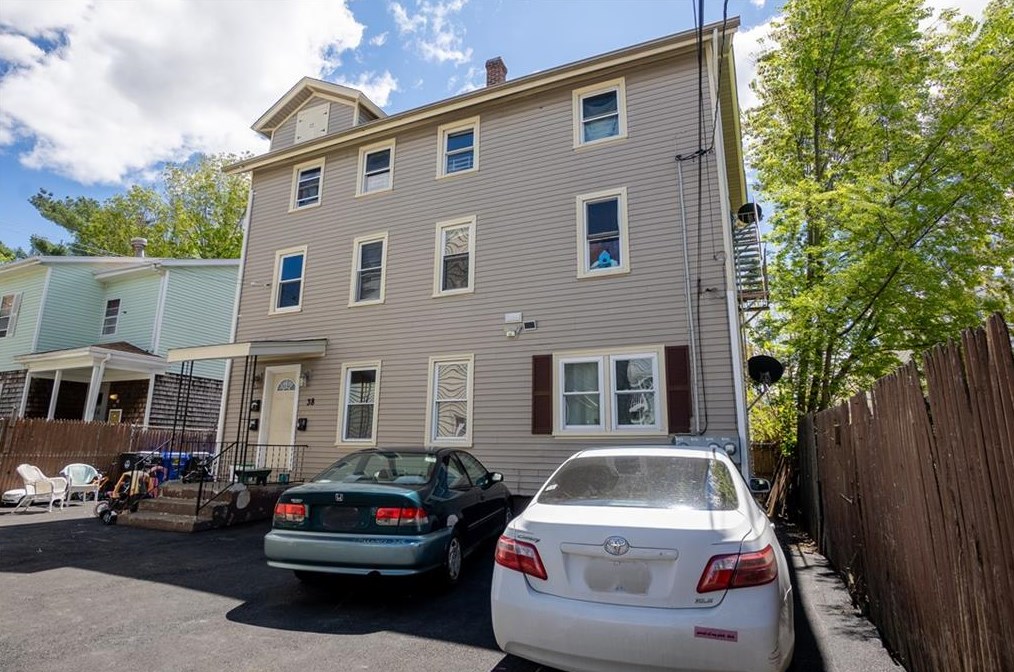 38 Garfield St, Central Falls, RI 02863-2110