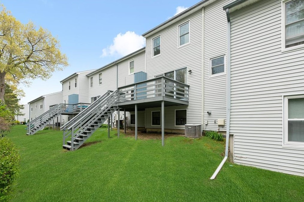 1 Willow Glen Cir #86, Warwick, RI 02889