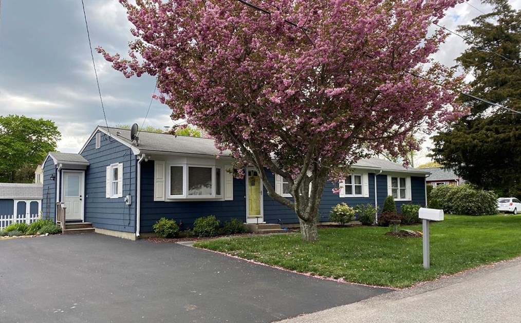 35 Overlook Rd, South Kingstown, RI 02882
