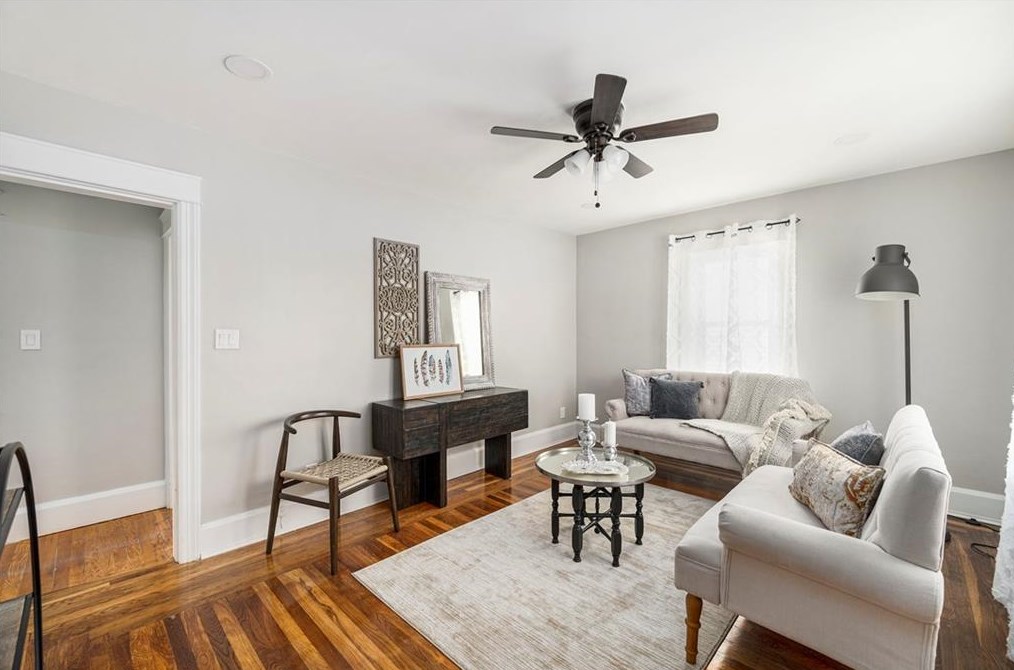 105 Edgemere Rd, Pawtucket, RI 02861