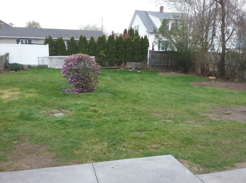 700 Dyer Ave, Cranston RI  02920-6930 exterior