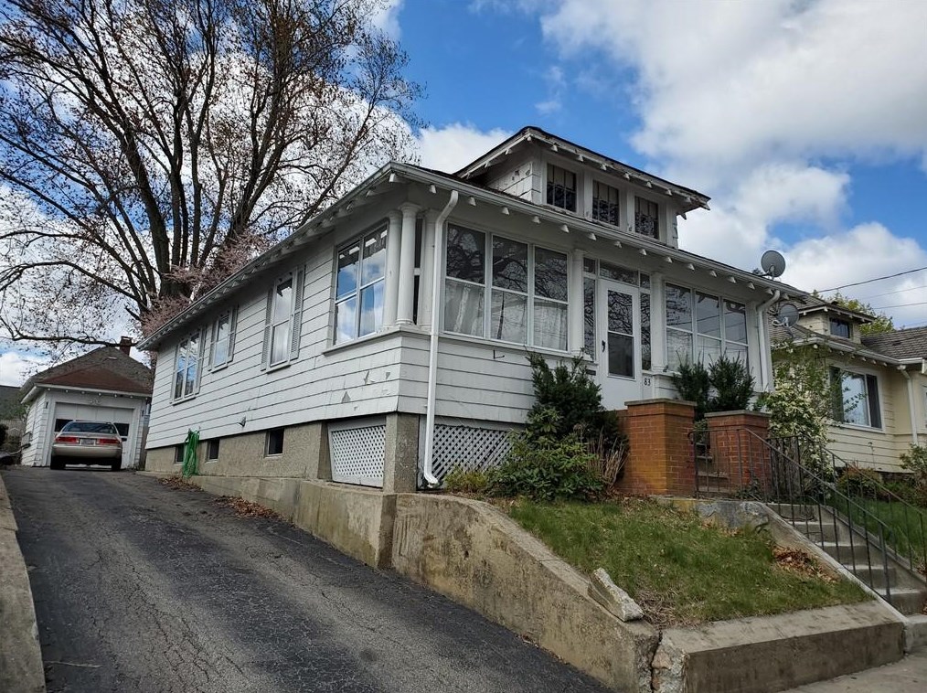 83 Holburn Ave, Cranston, RI 02910-5806