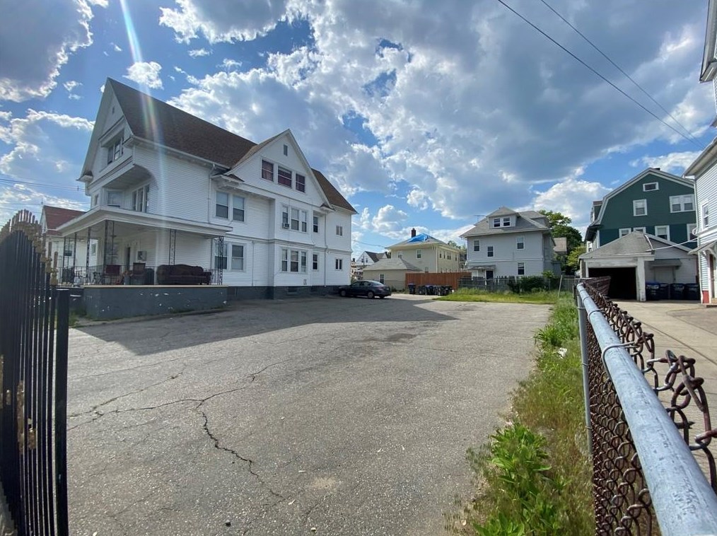 89 Sumter St, Providence, RI 02907
