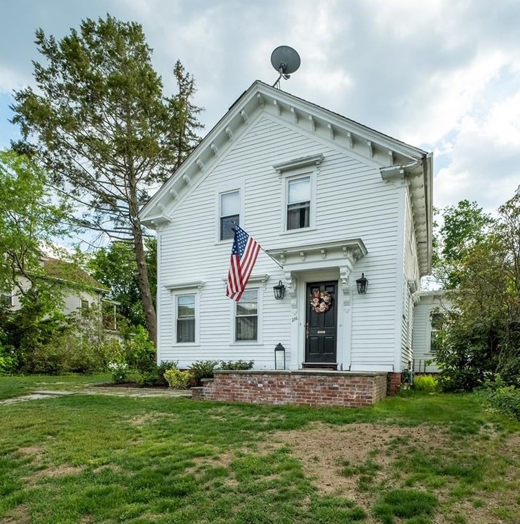 216 Chapel St, Lincoln, RI 02865
