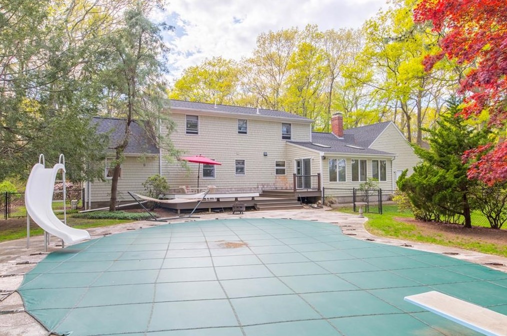 62 Bay Farm Dr, North Kingstown, RI 02852