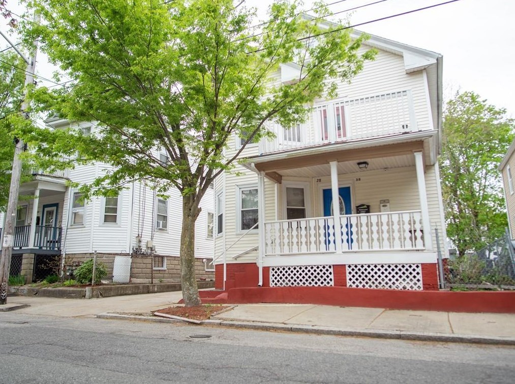 28 Lowell Ave, Providence, RI 02909