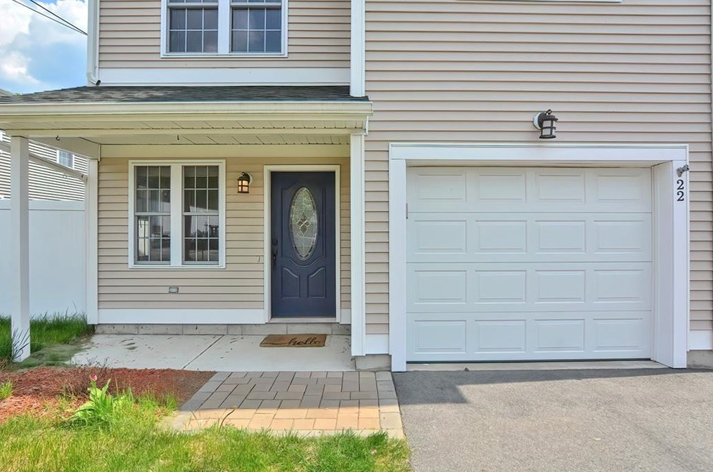 22 Grand Ave, Cumberland, RI 02864