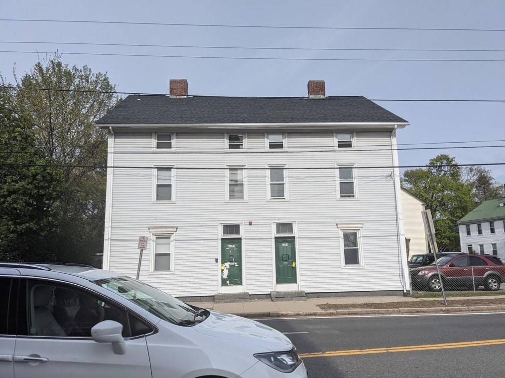 1672 Lonsdale Ave, Lincoln, RI 02865