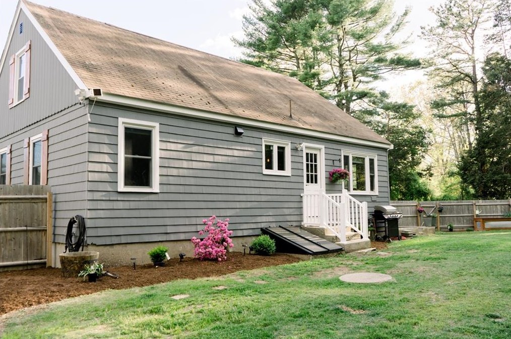 11 Red Cedar Rd, Scituate, RI 02857-1722