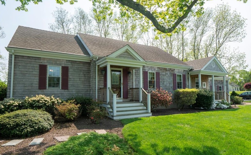 5 Benedict Ave, Portsmouth, RI 02871