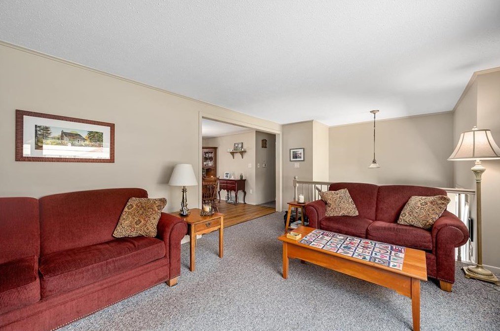 29 Raymond Dr, Cumberland, RI 02864