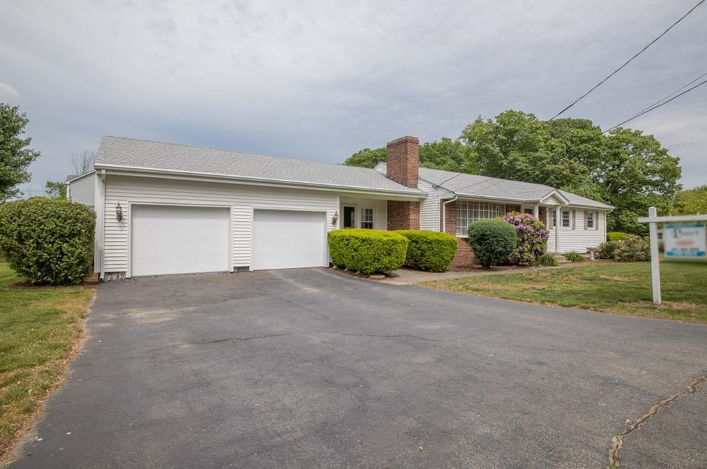 8 Woodrow St, Cumberland, RI 02864