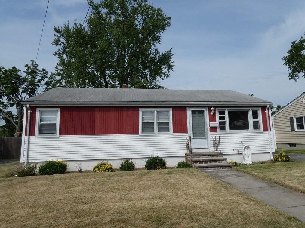 12 Byron St, Cranston, RI 02920