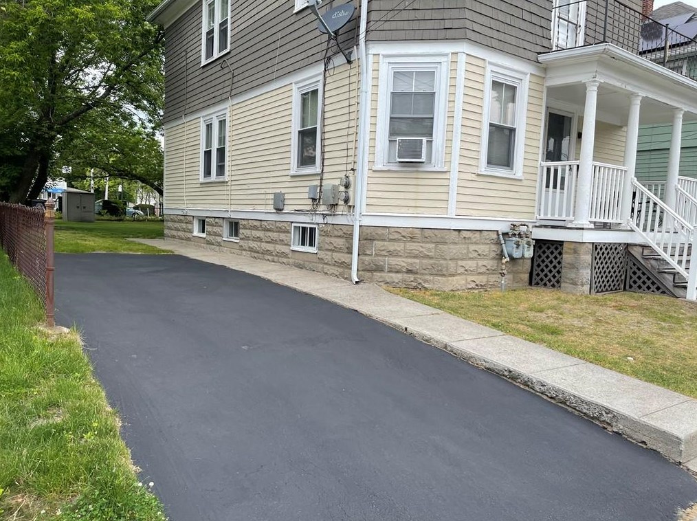21 Richard St, Cranston, RI 02910